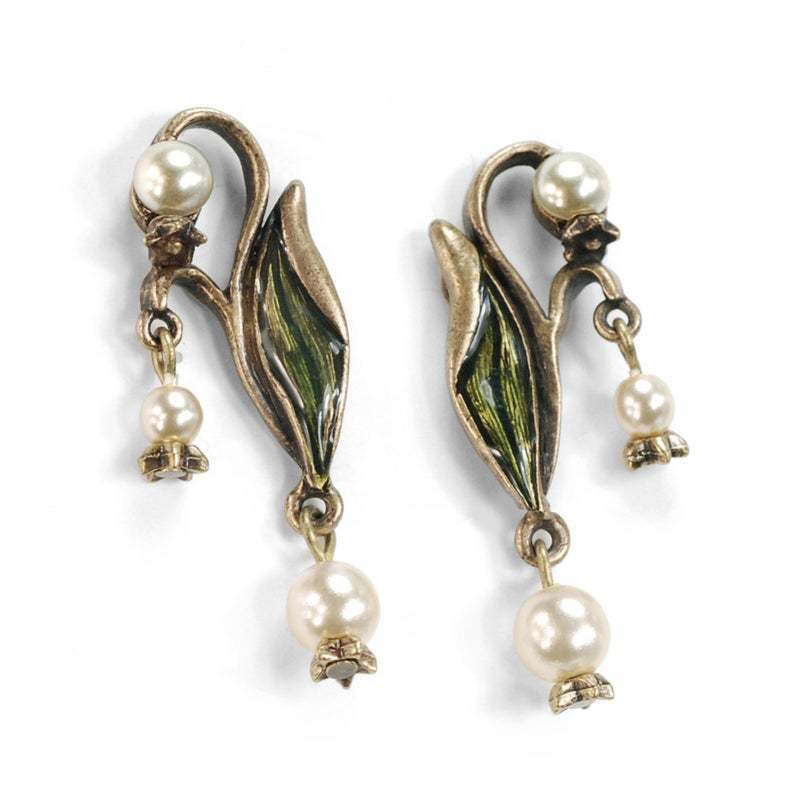 Romantic Pearl Earring for Special Moments