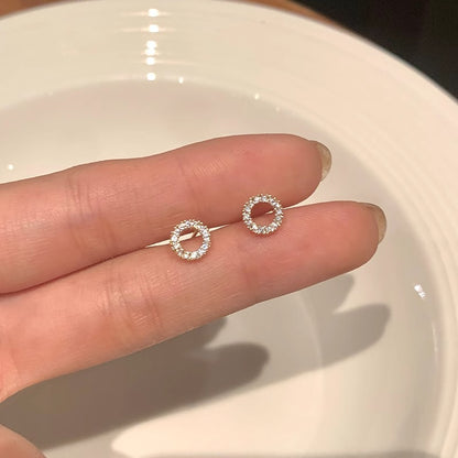 Charming Earring for Any Occasion