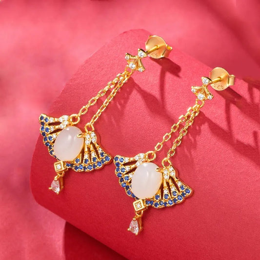 Romantic Gold Pendant for Special Moments