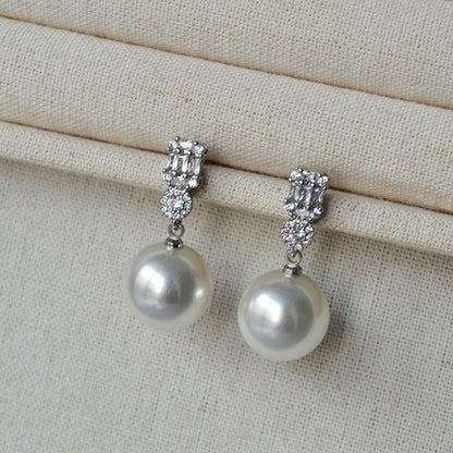 Beautiful Silver Earring with Unique Style