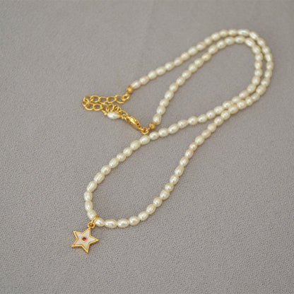 Classic Pearl Necklace with Timeless Appeal