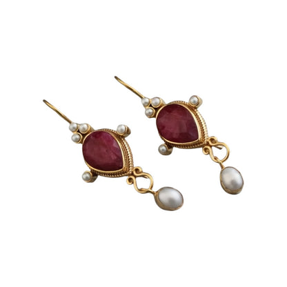 Beautiful Pearl Earring with Unique Style