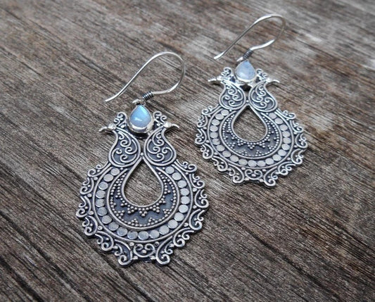 Charming Earring for Any Occasion
