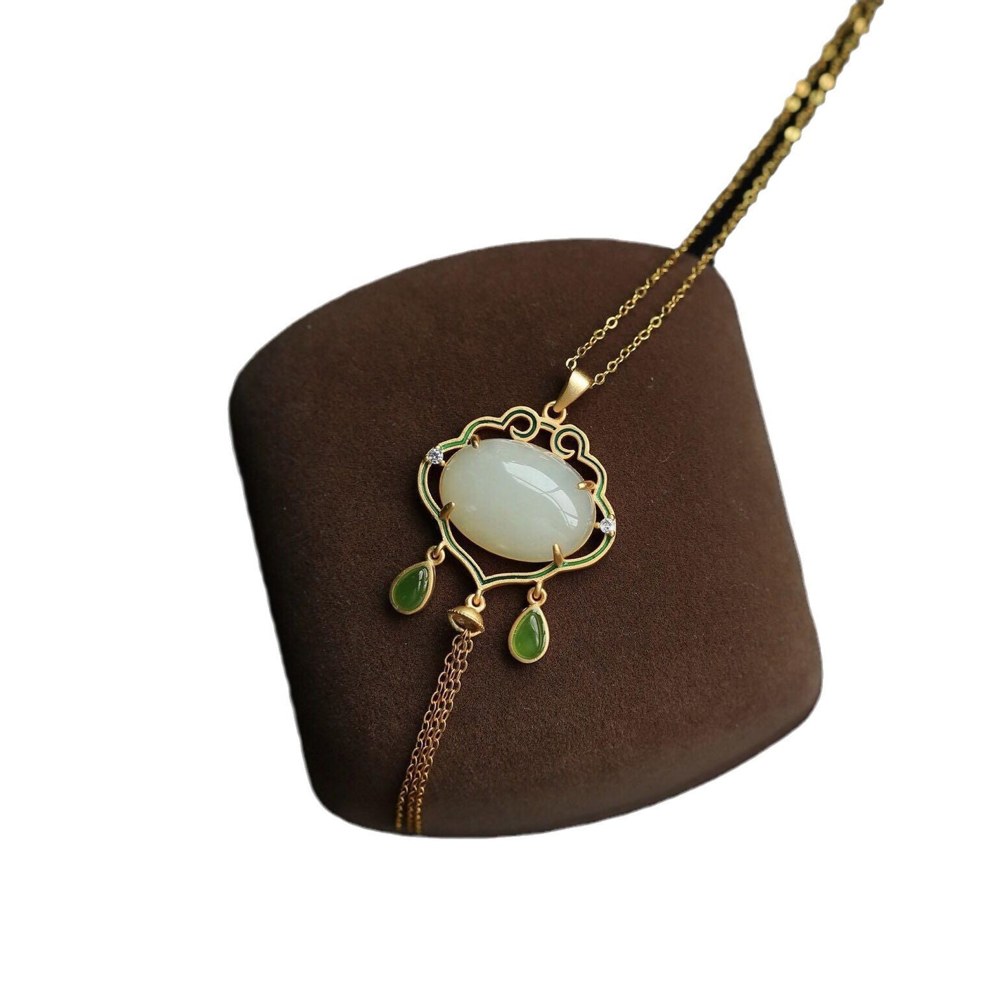 Romantic Gold Necklace for Special Moments