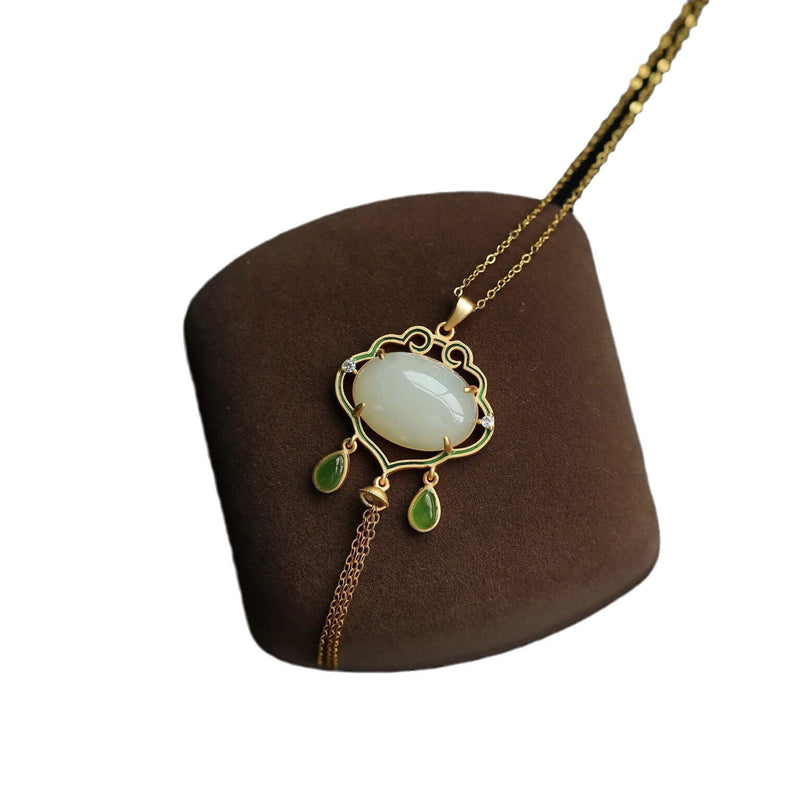 Romantic Gold Necklace for Special Moments