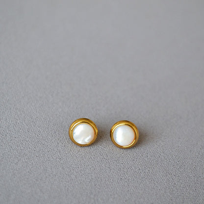 Beautiful Gold Earring with Unique Style