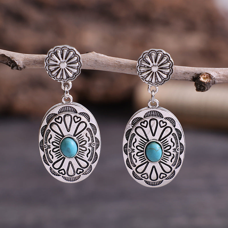 Charming Earring for Any Occasion