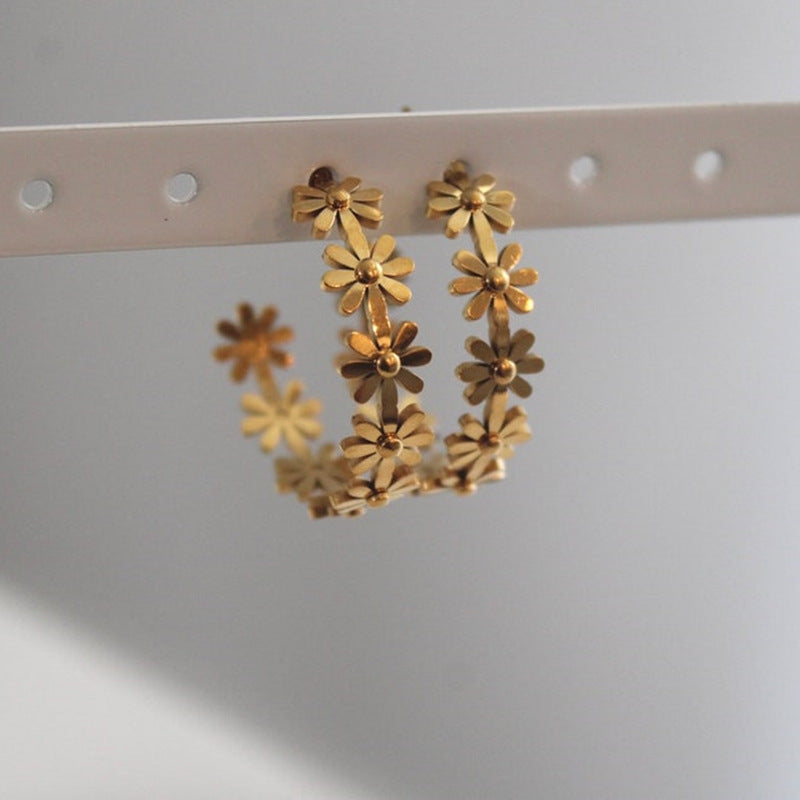 Stunning Earring for Daily Wear