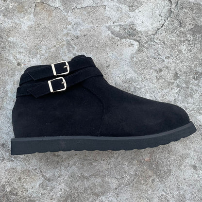 Graceful Orthopedic Boots for Modern Look