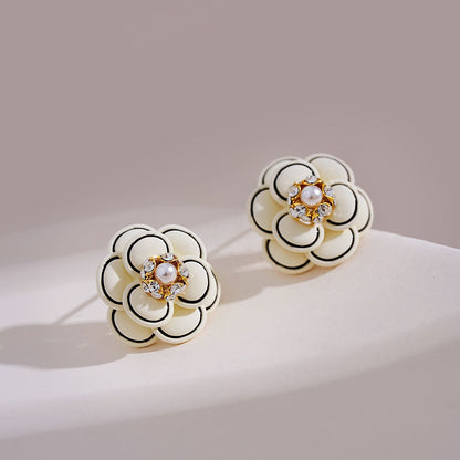 Classic Earring with Timeless Appeal