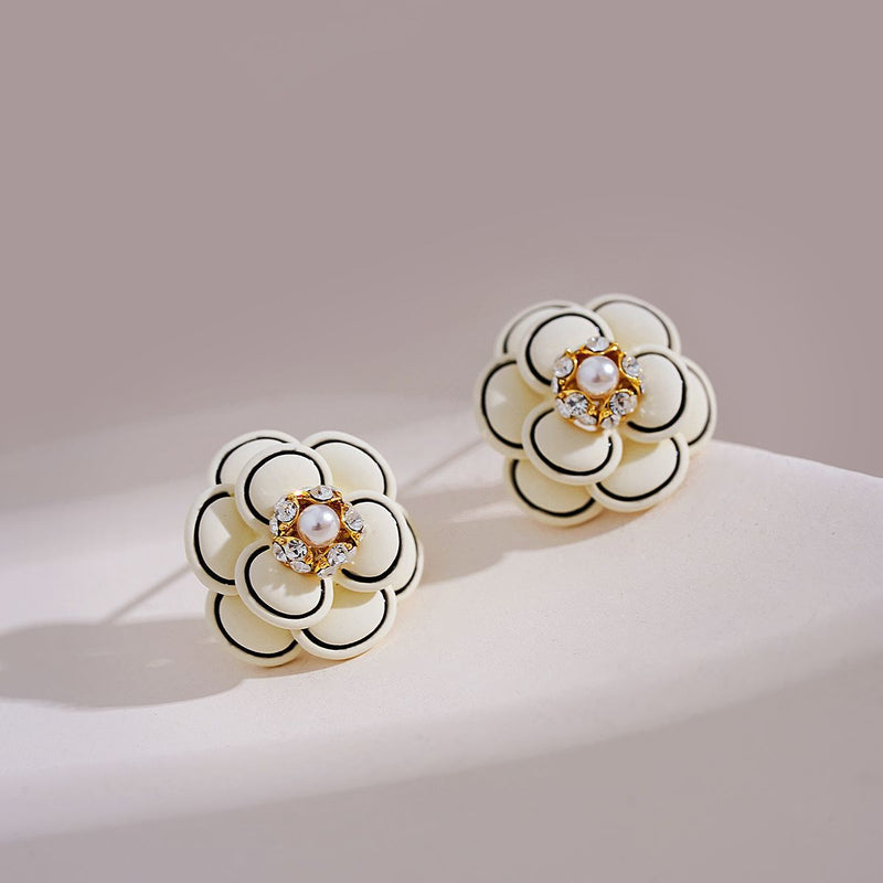 Classic Earring with Timeless Appeal