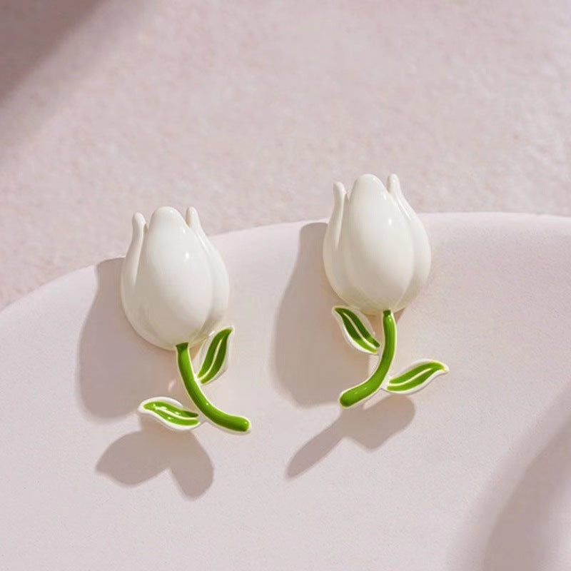 Charming Earring for Any Occasion