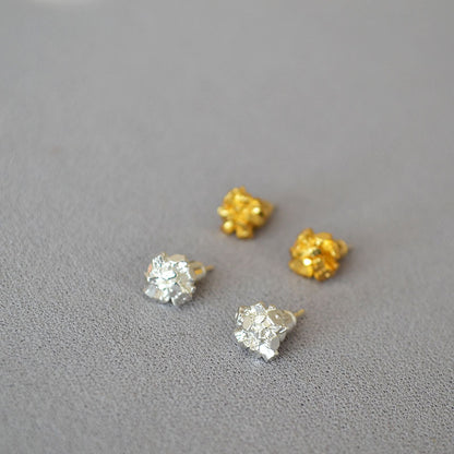 Stunning Gold Earring for Daily Wear