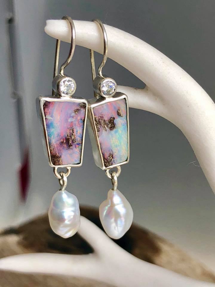 Beautiful Pearl Earring with Unique Style