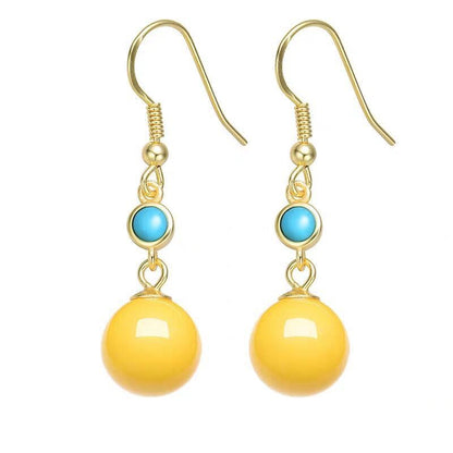 Classic Gold Earring with Timeless Appeal