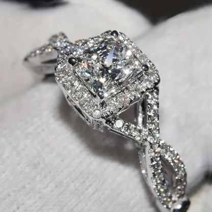 Romantic Chain for Special Moments