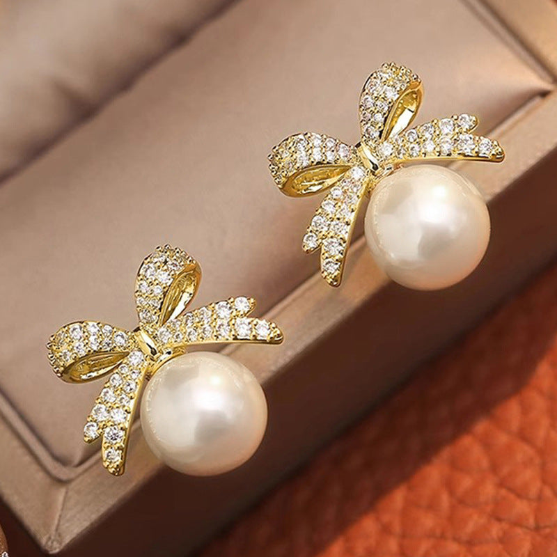 Classic Pearl Earring with Timeless Appeal