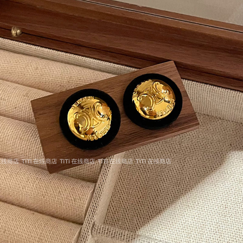 Classic Earring with Timeless Appeal