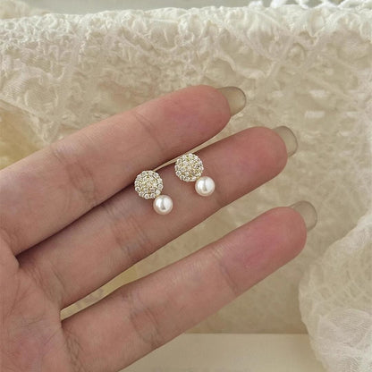 Romantic Pearl Earring for Special Moments