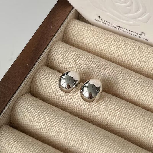 Classic Gold Piece with Timeless Appeal