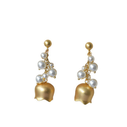 Classic Pearl Earring with Timeless Appeal