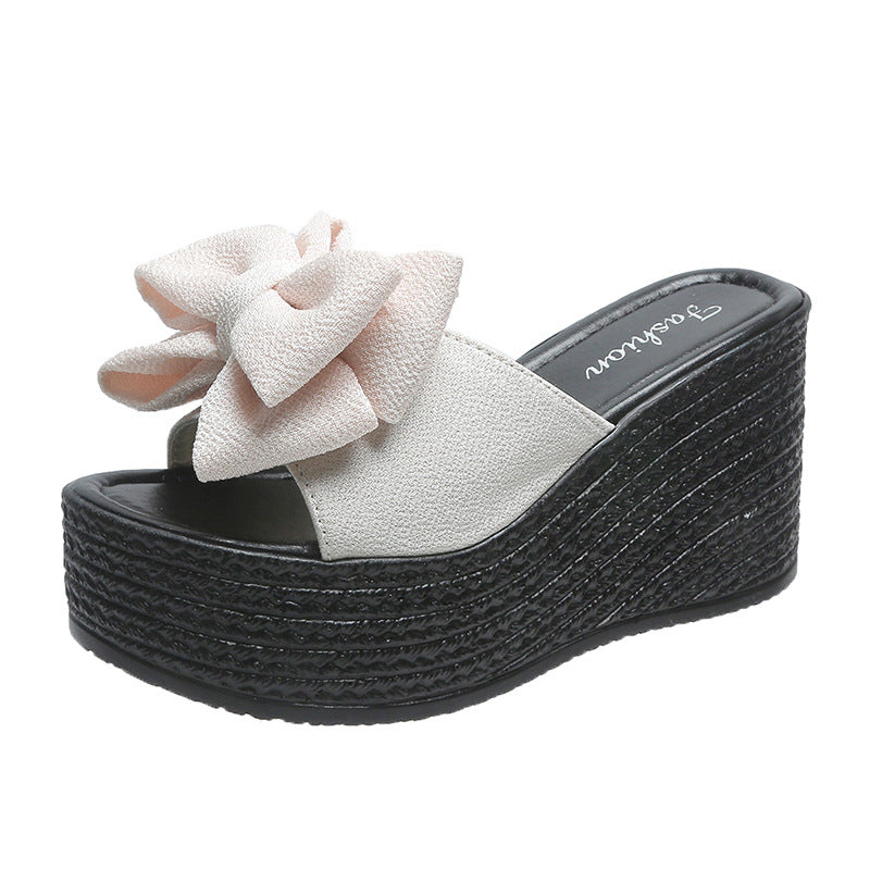 Graceful Orthopedic Sandals for Modern Look