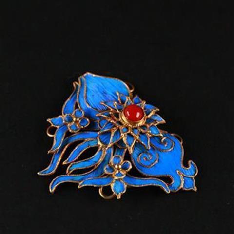 Charming Piece for Any Occasion