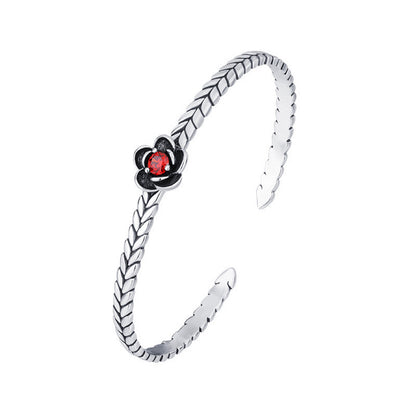 Classic Silver Bracelet with Timeless Appeal