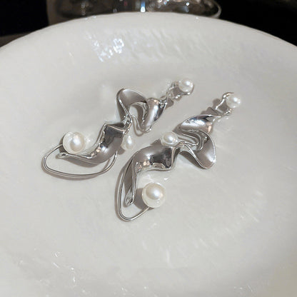 Romantic Pearl Earring for Special Moments