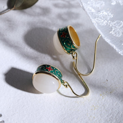 Charming Gold Earring for Any Occasion
