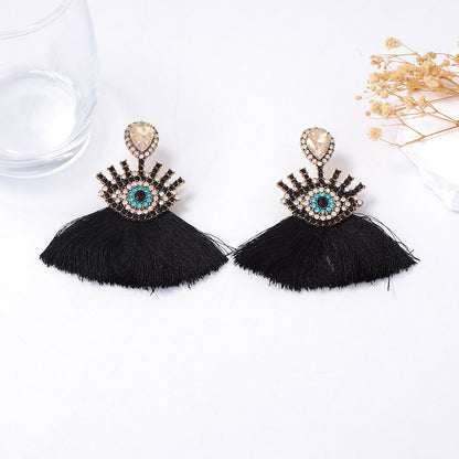 Charming Piece for Any Occasion