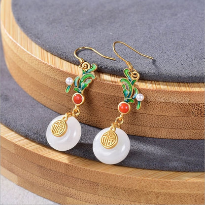Beautiful Gold Earring with Unique Style