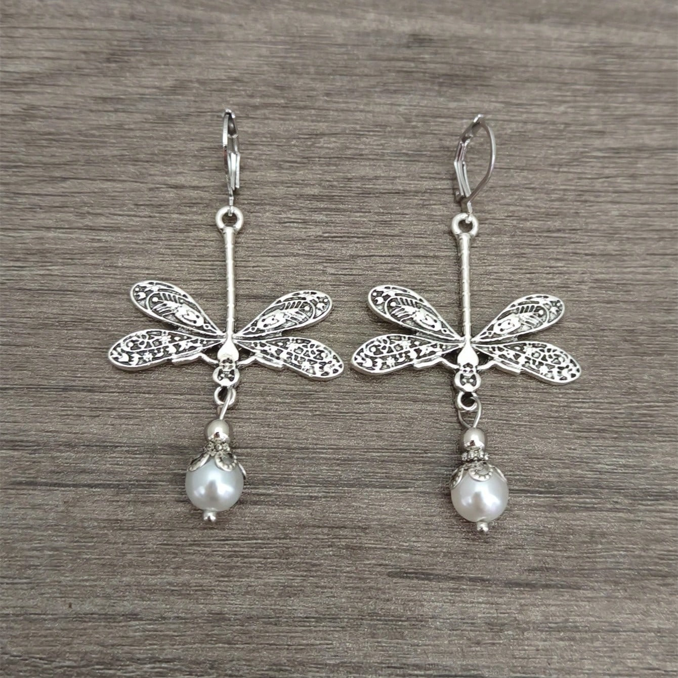Romantic Pearl Earring for Special Moments