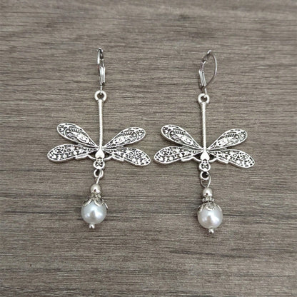 Beautiful Pearl Earring with Unique Style