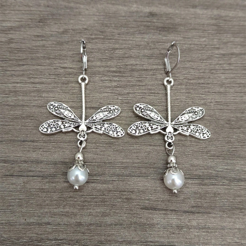 Romantic Pearl Earring for Special Moments