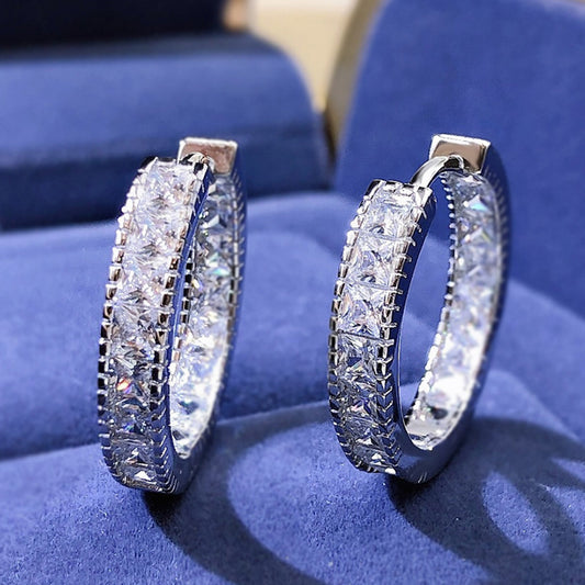 Charming Earring for Any Occasion