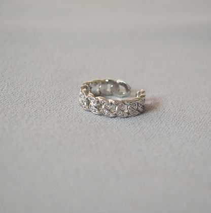 Classic Gold Ring with Timeless Appeal