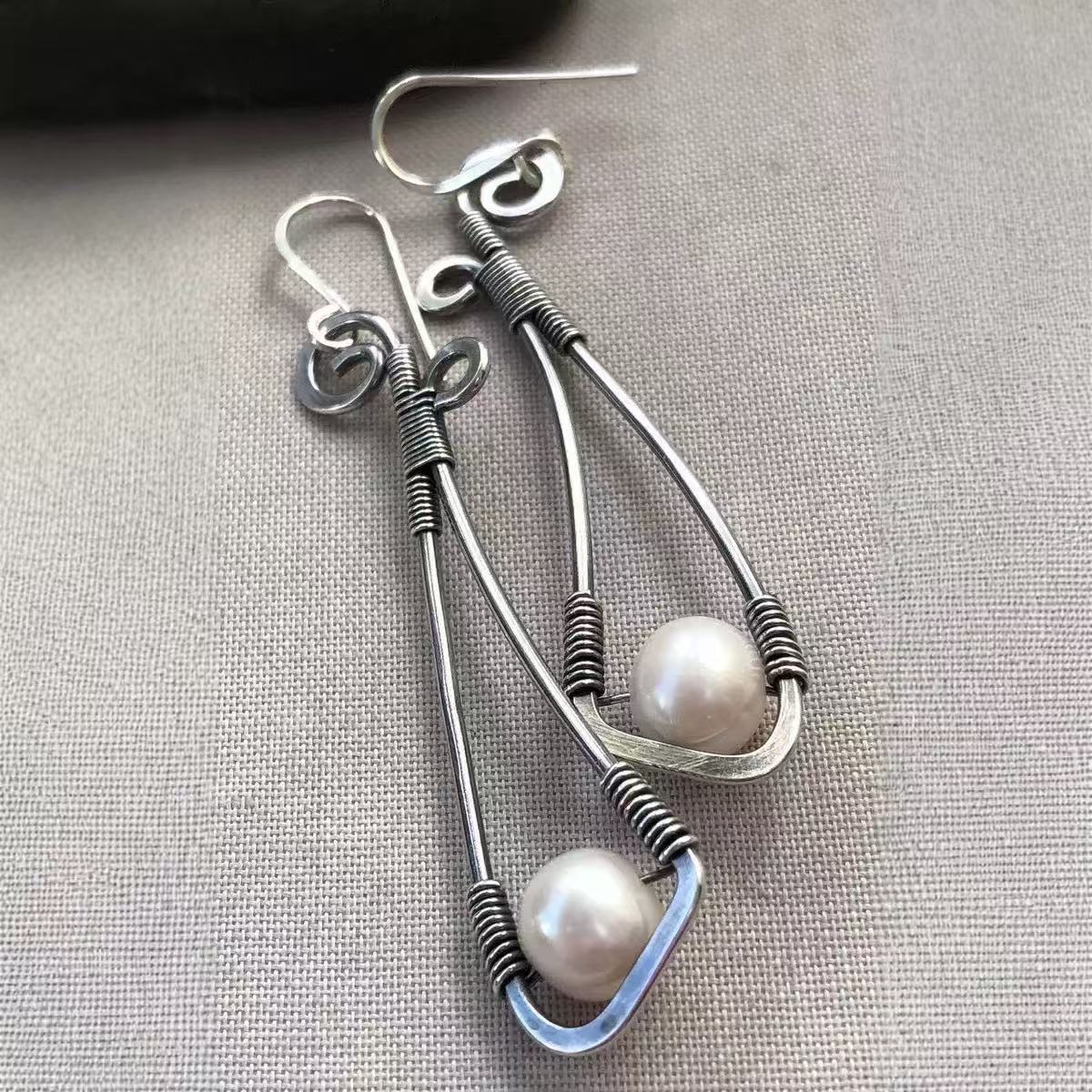 Romantic Pearl Earring for Special Moments