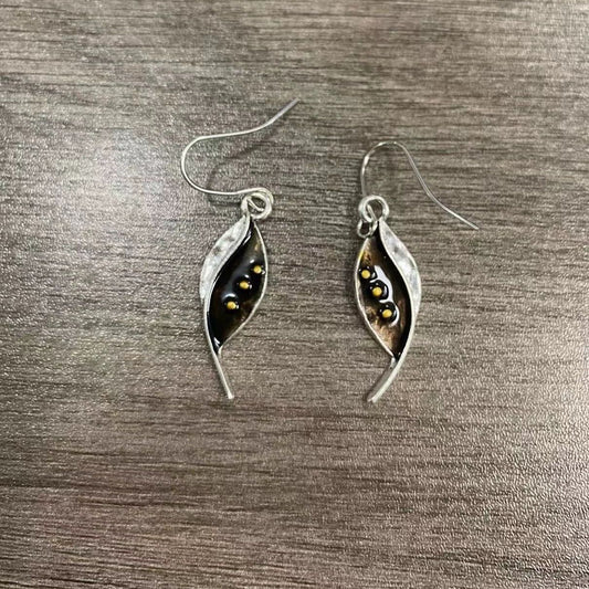 Charming Gold Earring for Any Occasion