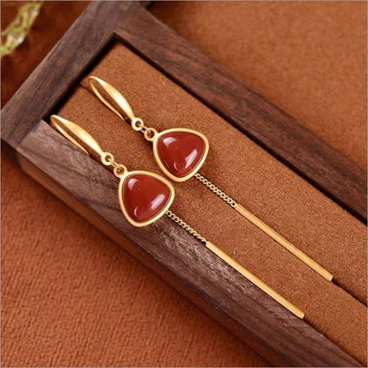Classic Gold Earring with Timeless Appeal