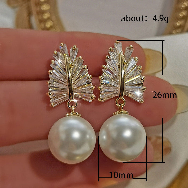 Classic Pearl Earring with Timeless Appeal