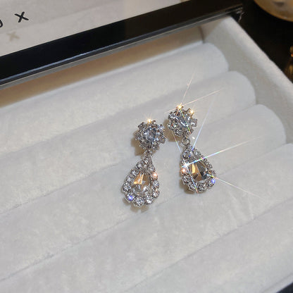 Charming Earring for Any Occasion