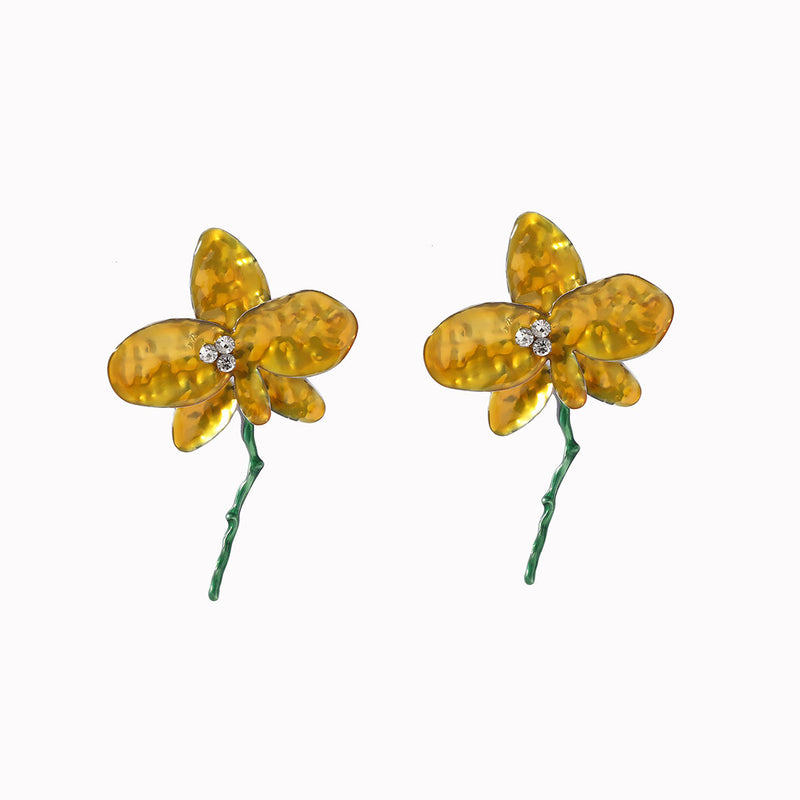 Classic Earring with Timeless Appeal