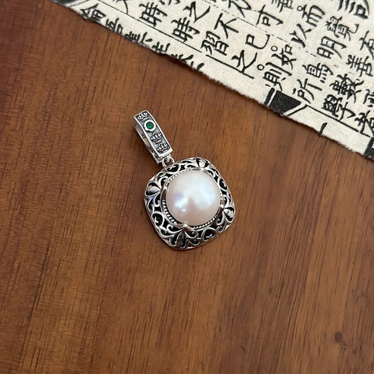 Charming Piece for Any Occasion