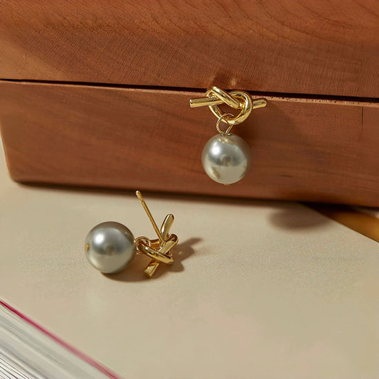 Charming Pearl Earring for Any Occasion