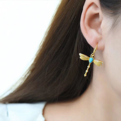 Classic Gold Earring with Timeless Appeal