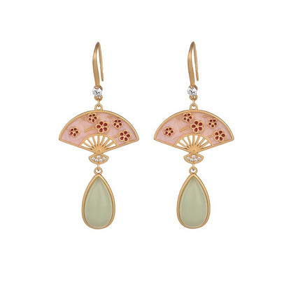 Romantic Gold Earring for Special Moments