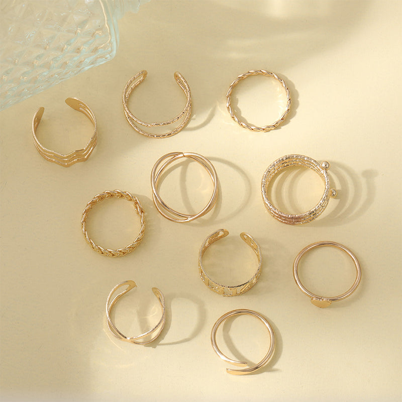 Classic Gold Ring with Timeless Appeal
