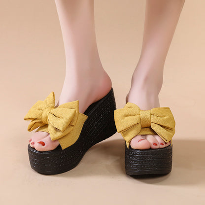 Graceful Orthopedic Sandals for Modern Look