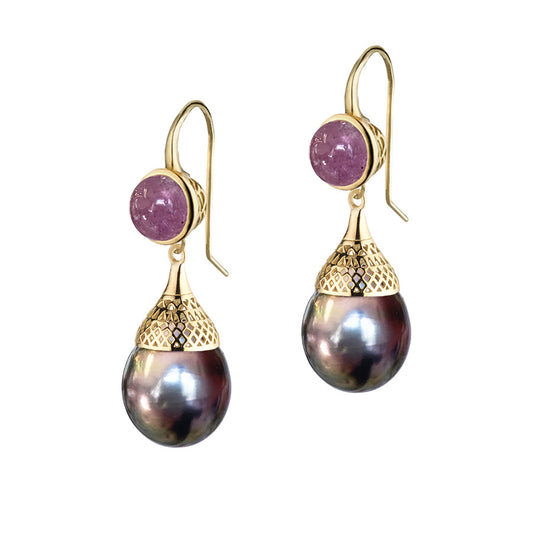 Classic Gold Earring with Timeless Appeal